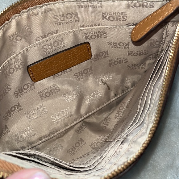 Michael Kors light brown Leather wristlet - Picture 6 of 10